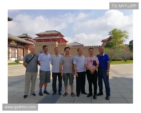 普娃跳舞回怼嘘声梅总钱同学 普娃跳舞回怼嘘声梅总钱同学